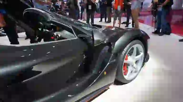 Ferrari LaFerrari Aperta - Salone di Parigi 2016 - 42