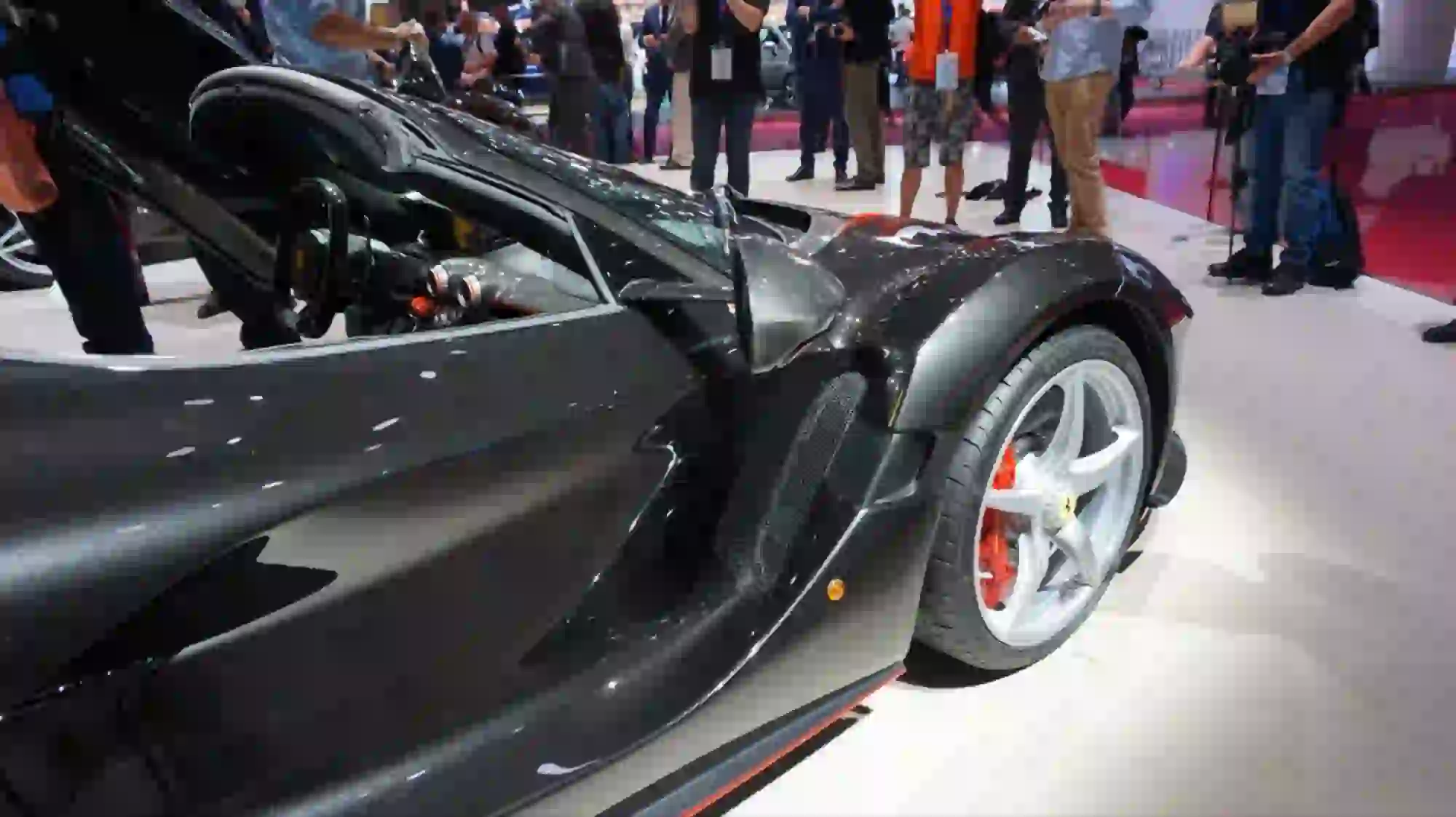 Ferrari LaFerrari Aperta - Salone di Parigi 2016 - 43