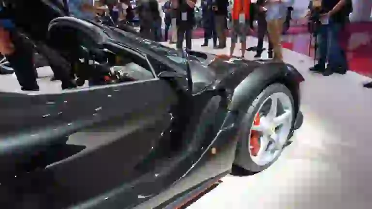 Ferrari LaFerrari Aperta - Salone di Parigi 2016 - 43