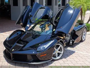 Ferrari LaFerrari in vendita