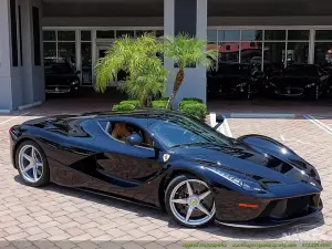 Ferrari LaFerrari in vendita