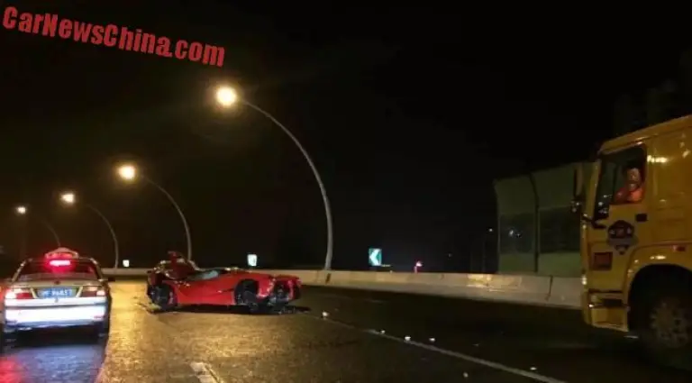 Ferrari LaFerrari- Incidente Shanghai - 5