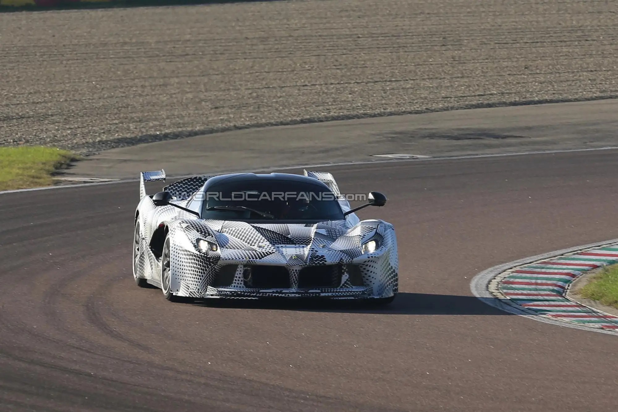 Ferrari LaFerrari XX - Foto spia 20-11-2014 - 1