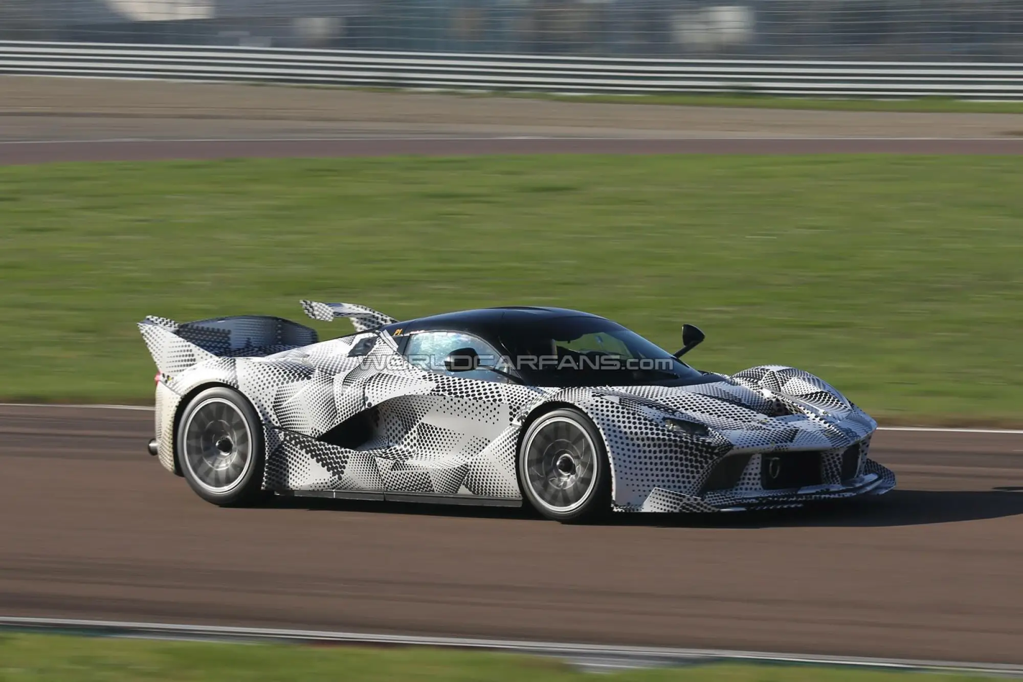 Ferrari LaFerrari XX - Foto spia 20-11-2014 - 6