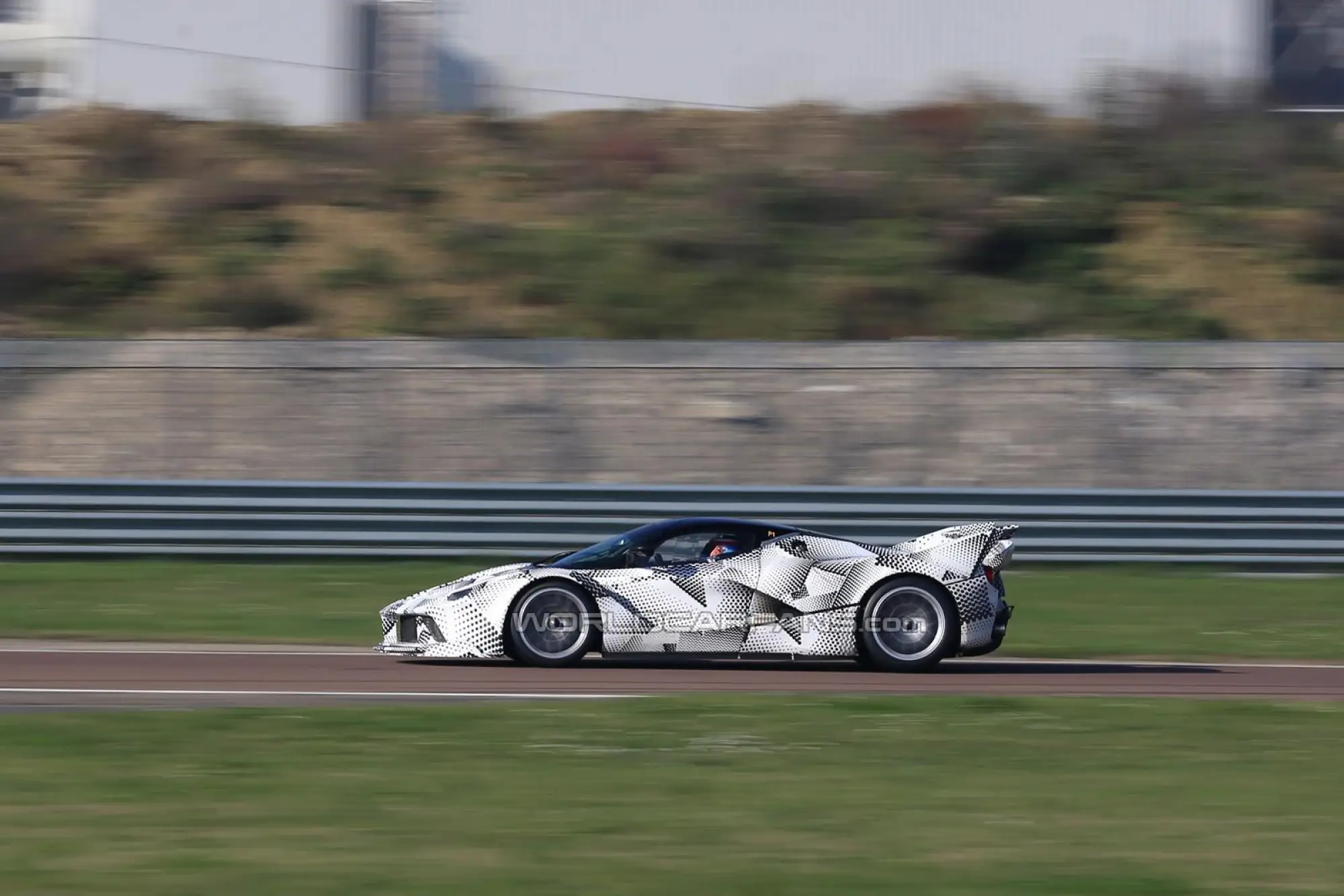 Ferrari LaFerrari XX - Foto spia 20-11-2014 - 11