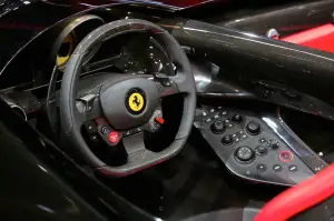 Ferrari Monza SP1 e SP2 - Salone di Parigi 2018