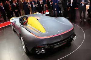 Ferrari Monza SP1 e SP2 - Salone di Parigi 2018