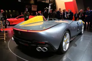 Ferrari Monza SP1 e SP2 - Salone di Parigi 2018