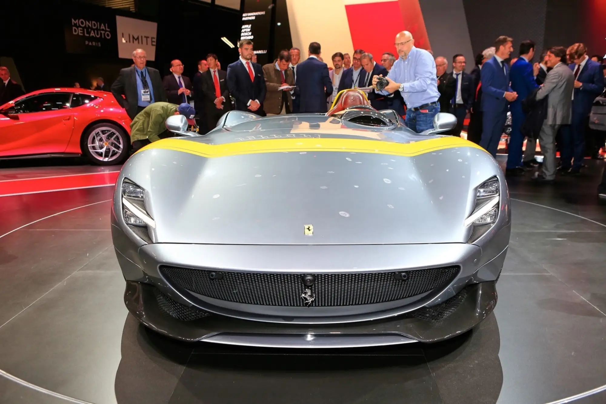 Ferrari Monza SP1 e SP2 - Salone di Parigi 2018 - 21