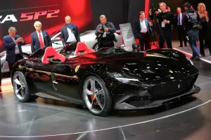 Ferrari Monza SP1 e SP2 - Salone di Parigi 2018 - 36