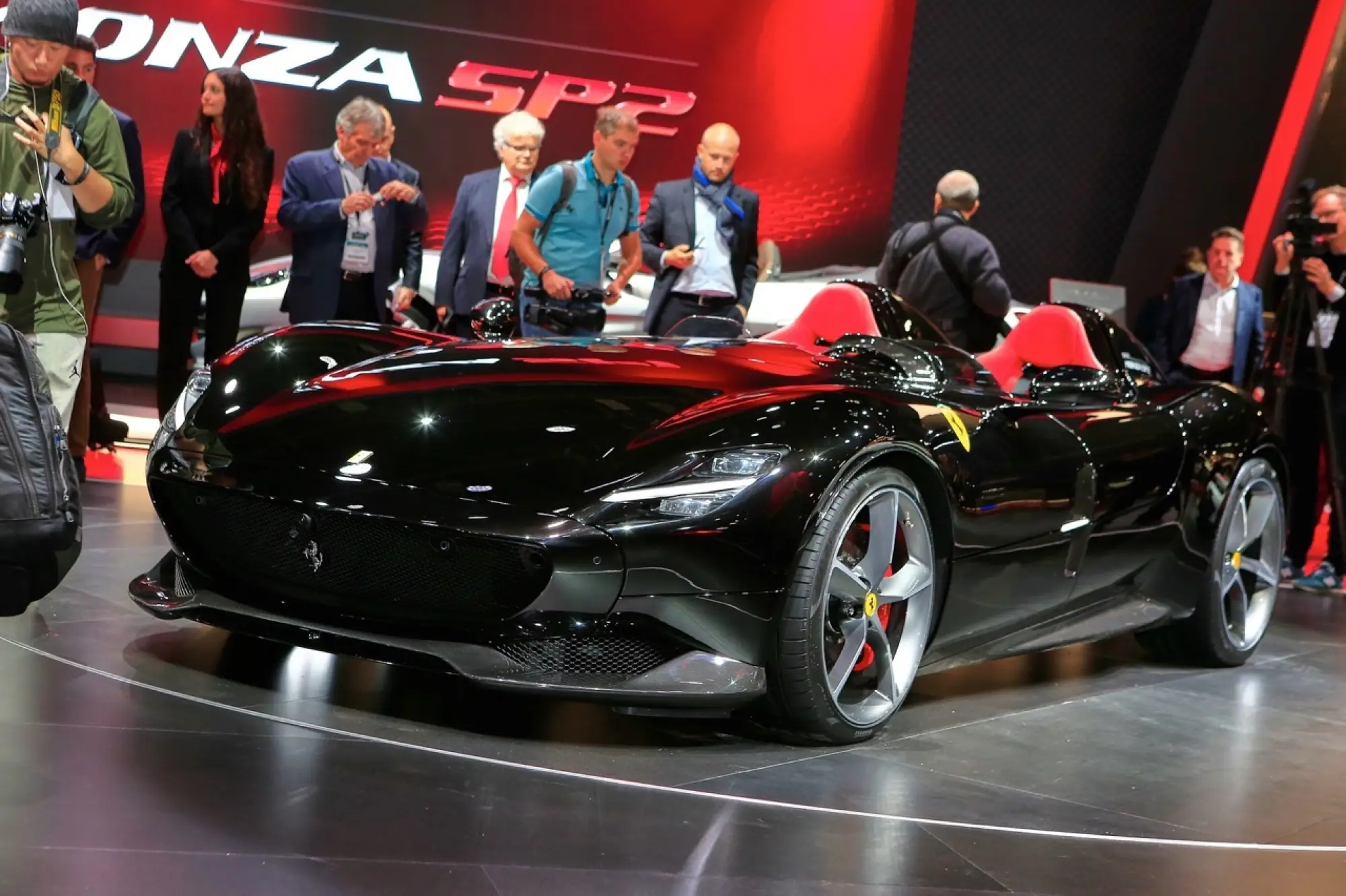 Ferrari Monza SP1 e SP2 - Salone di Parigi 2018 - 39