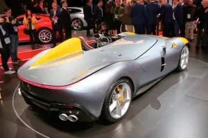 Ferrari Monza SP1 e SP2 - Salone di Parigi 2018