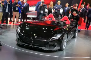 Ferrari Monza SP1 e SP2 - Salone di Parigi 2018