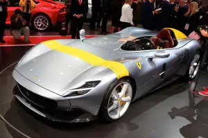 Ferrari Monza SP1 e SP2 - Salone di Parigi 2018 - 48