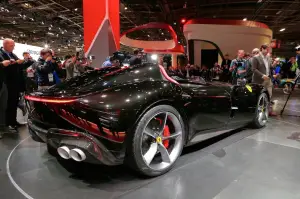 Ferrari Monza SP1 e SP2 - Salone di Parigi 2018