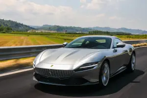 Ferrari Roma 2020 - prova su strada e primo contatto