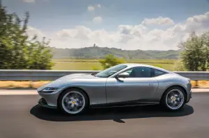 Ferrari Roma 2020 - prova su strada e primo contatto