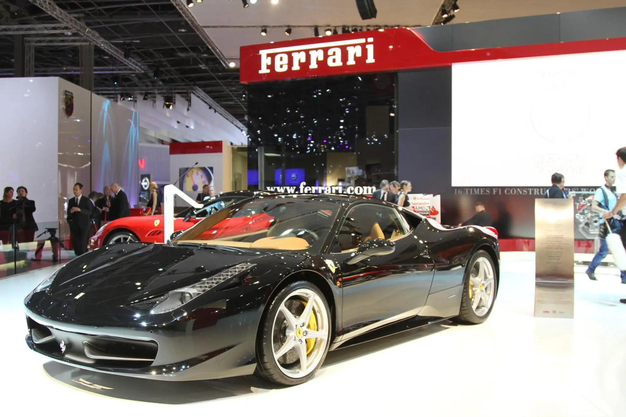 Ferrari SA Aperta al Salone di Parigi - 4