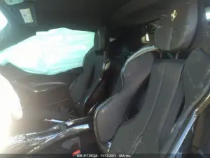 Ferrari SF90 Stradale 2022 incidentata - Foto