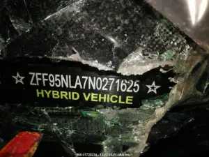 Ferrari SF90 Stradale 2022 incidentata - Foto