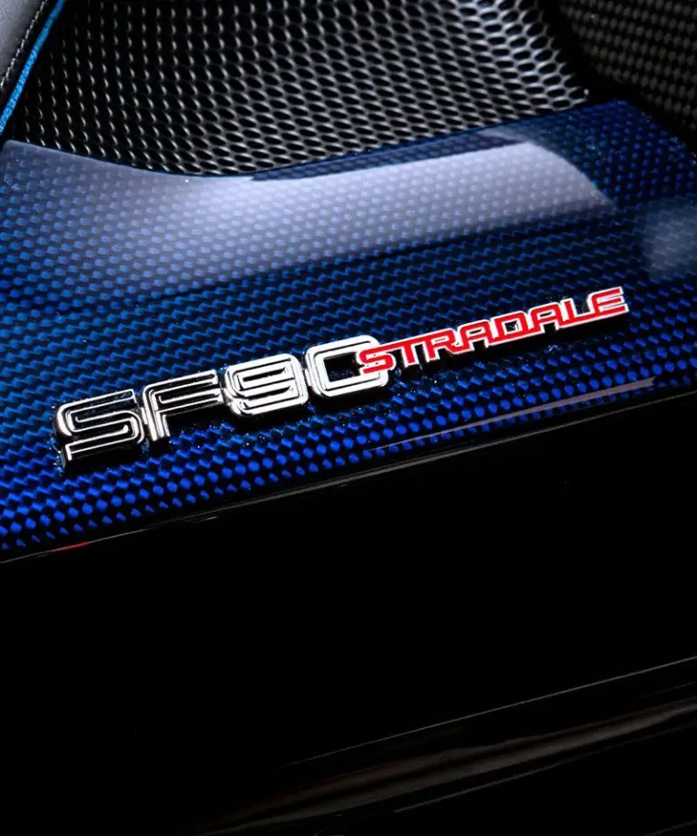 Ferrari SF90 Stradale Assetto Fiorano Blu Montecarlo  - 6
