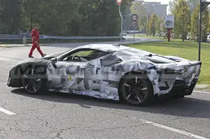 Ferrari SF90 Versione Speciale - Foto Spia 02-11-2022