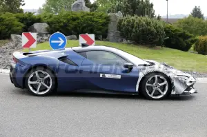 Ferrari SF90 Versione Speciale - Foto Spia 10-05-2022