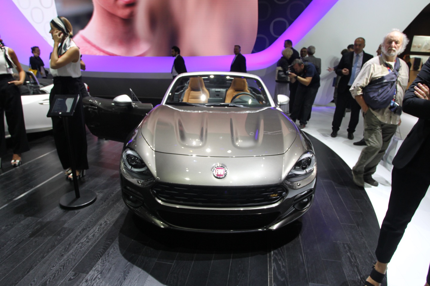FIAT 124 Spider America - Salone di Parigi 2016
