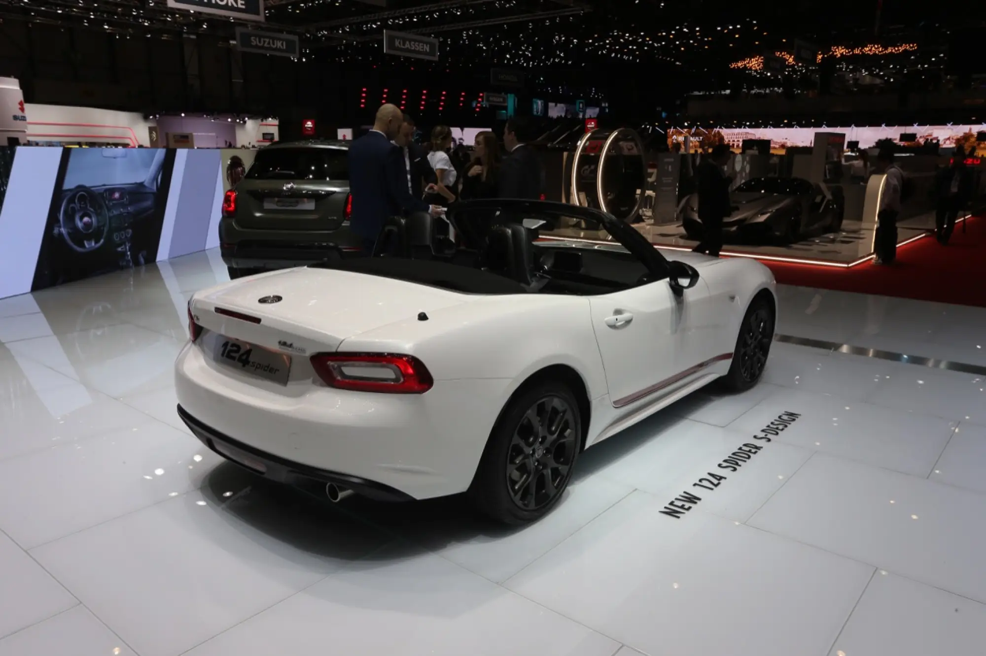 Fiat 124 Spider S-Design (foto live) - Salone di Ginevra 2018 - 5