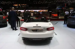 Fiat 124 Spider S-Design (foto live) - Salone di Ginevra 2018