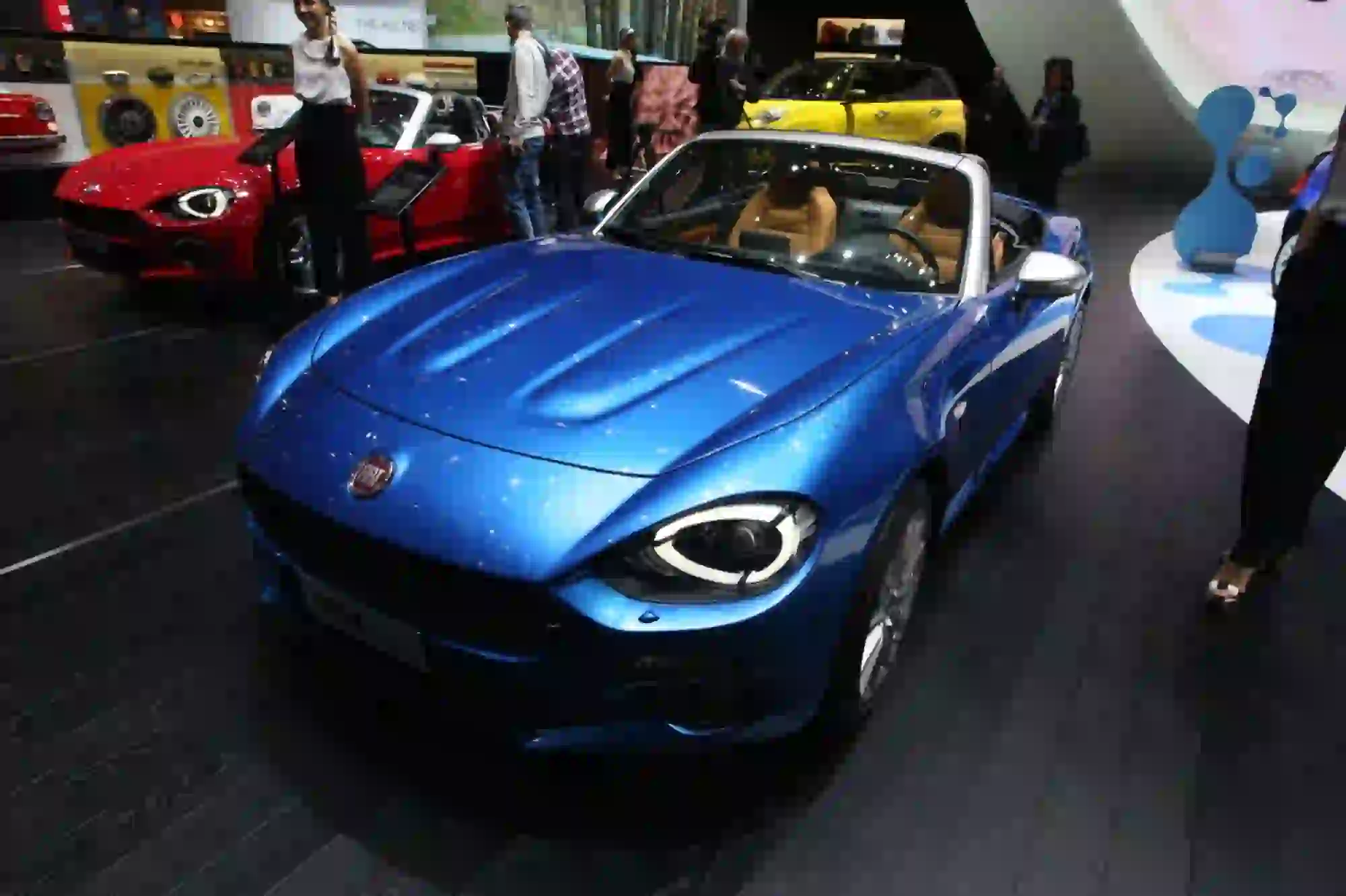 Fiat 124 Spider Europa Foto Live - Salone di Ginevra 2017 - 2