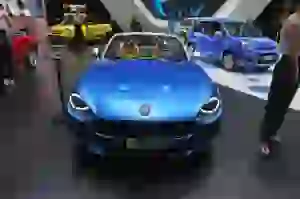 Fiat 124 Spider Europa Foto Live - Salone di Ginevra 2017 - 9