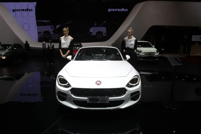 FIAT 124 Spider (foto live) - Salone di Ginevra 2016 - 9