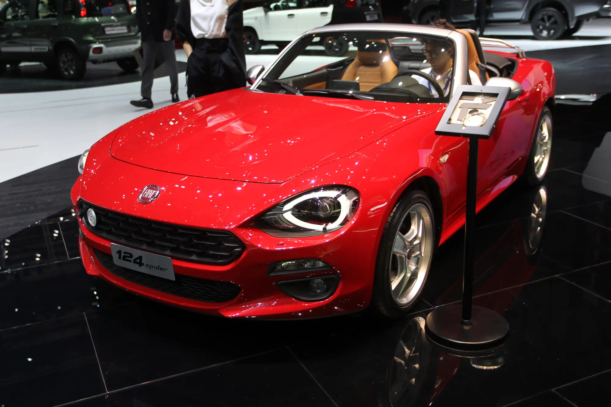 FIAT 124 Spider (foto live) - Salone di Ginevra 2016 - 11