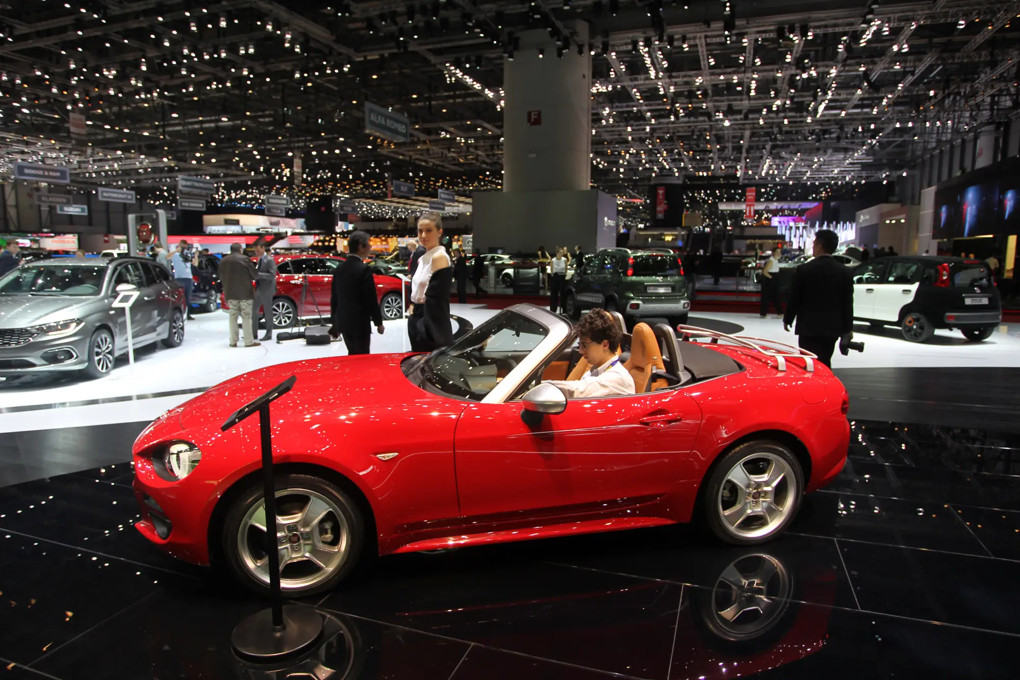 FIAT 124 Spider (foto live) - Salone di Ginevra 2016 - 12