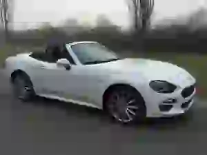 Fiat 124 Spider: prova su strada - 21