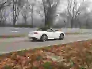 Fiat 124 Spider: prova su strada - 25