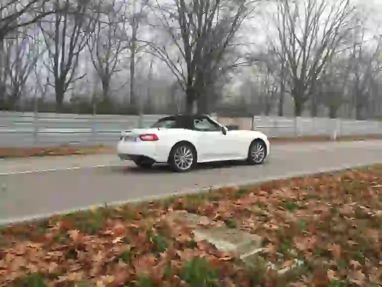 Fiat 124 Spider: prova su strada - 25