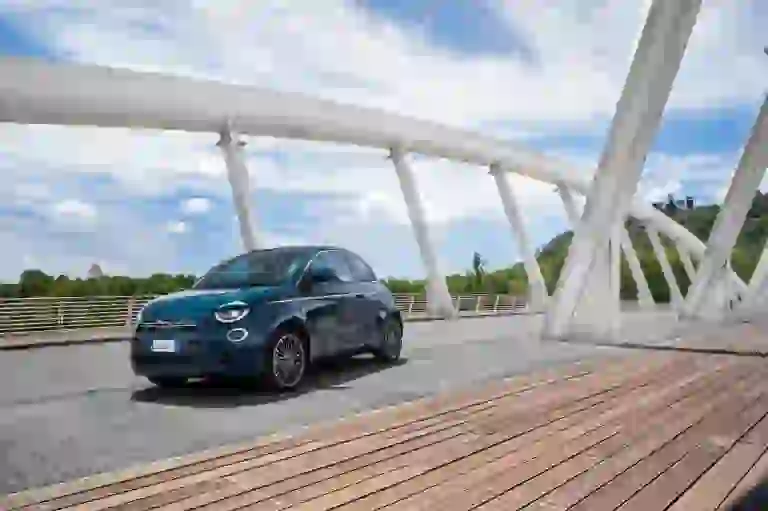 Fiat 500 elettrica La Prima berlina - Foto ufficiali - 10