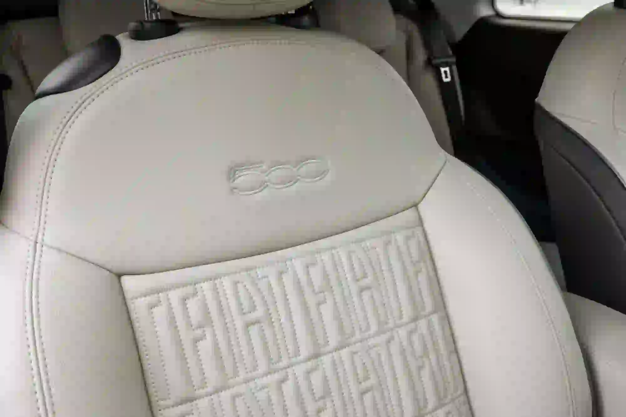 Fiat 500 elettrica La Prima berlina - Foto ufficiali - 12