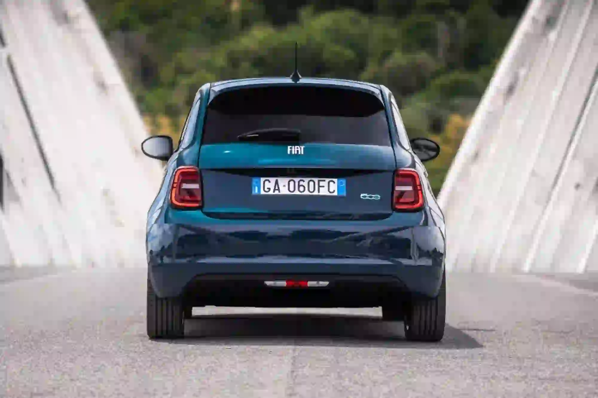 Fiat 500 elettrica La Prima berlina - Foto ufficiali - 14