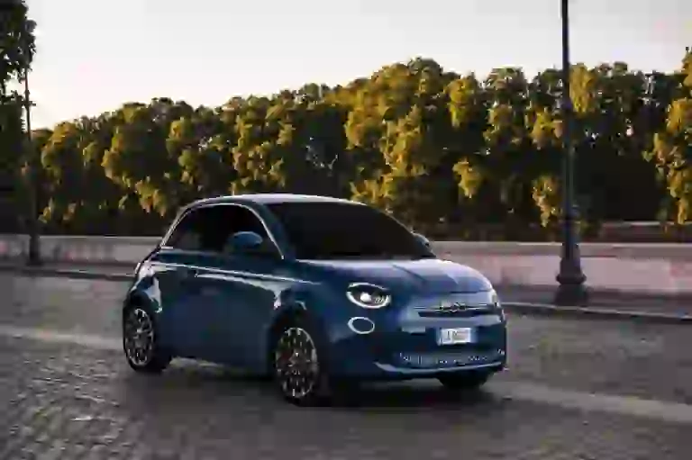 Fiat 500 elettrica La Prima berlina - Foto ufficiali - 1