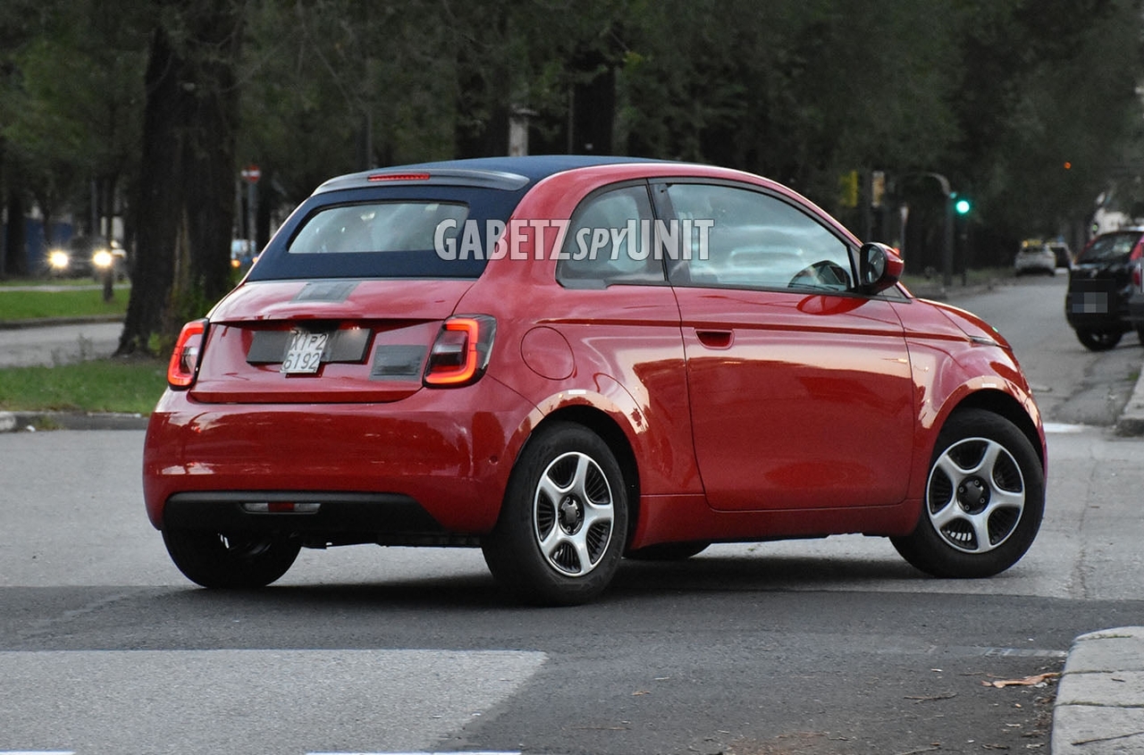 Fiat 500 Elettrica rossa