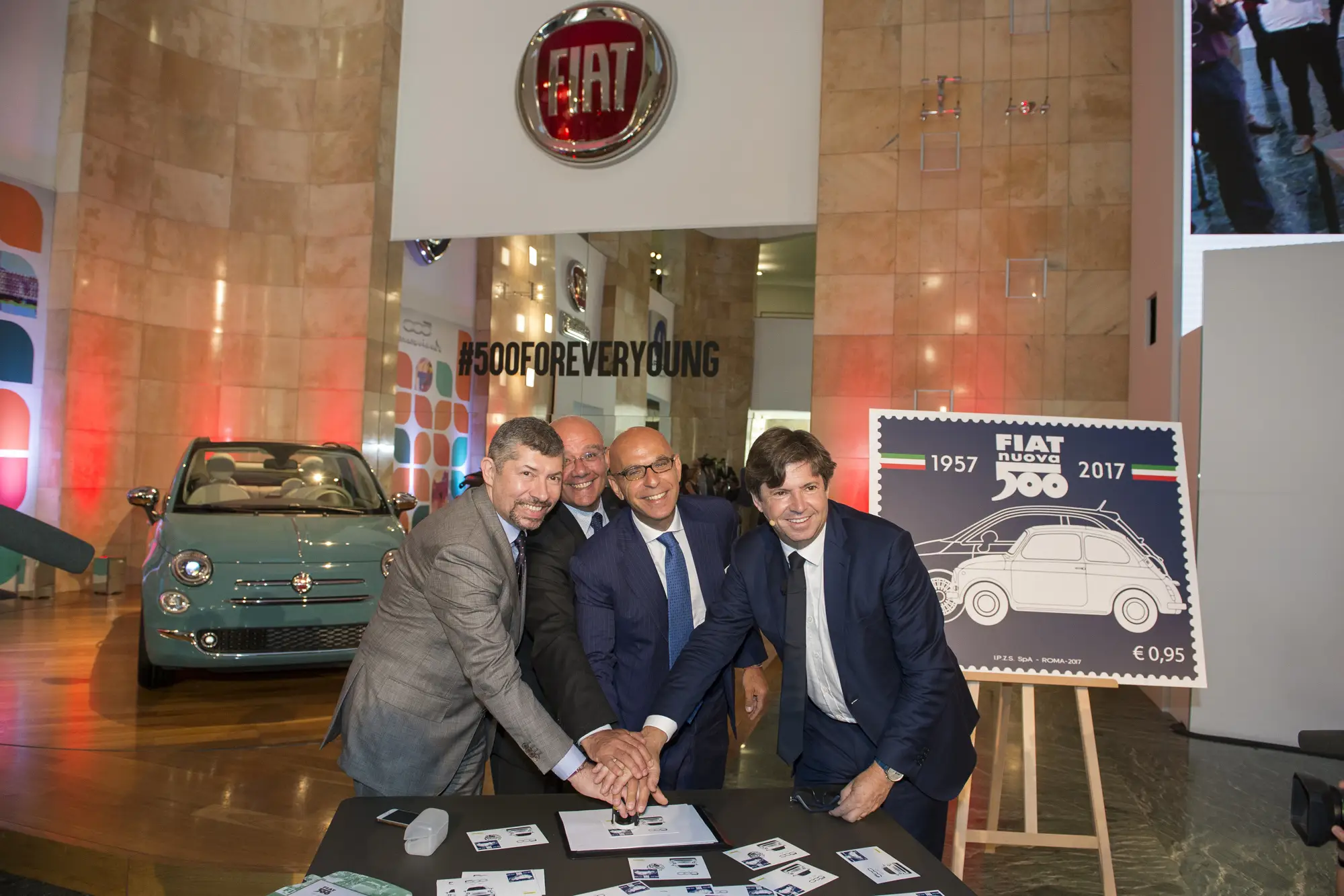 Fiat 500 francobollo celebrativo 60 anni - 3