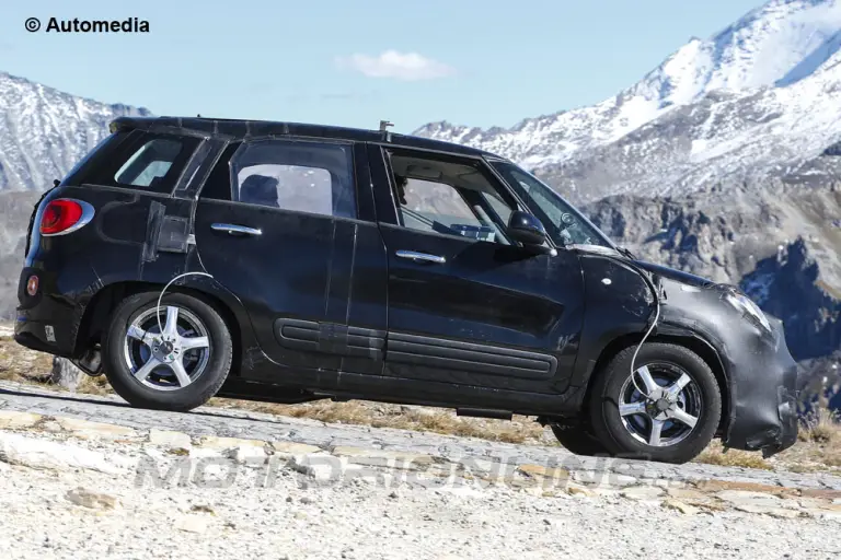Fiat 500X - Foto spia 03-10-2013 - 3