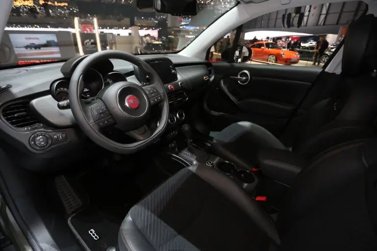 Fiat 500X S-Design (foto live) - Salone di Ginevra 2018 - 4