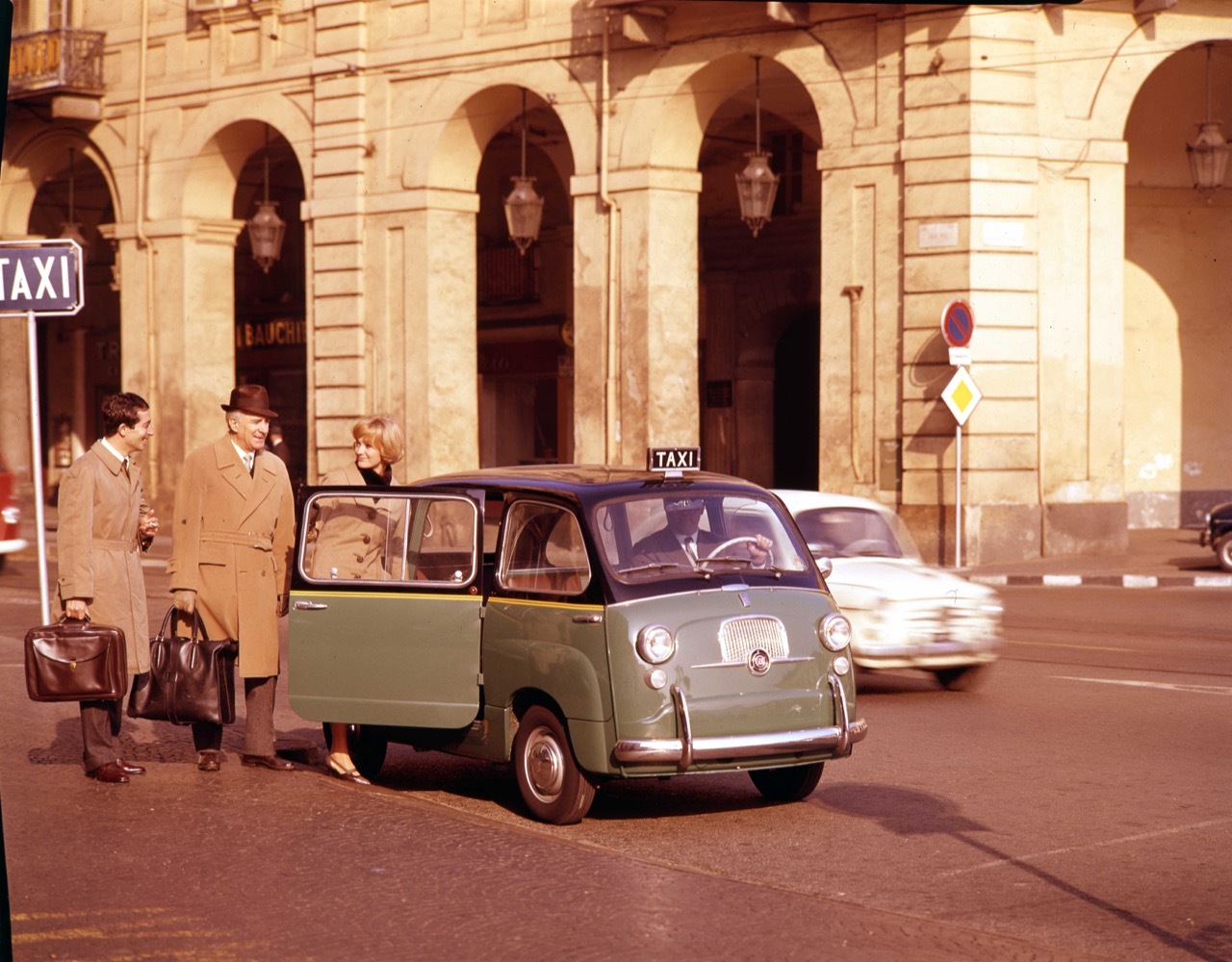 Fiat 600 Multipla storica - foto   