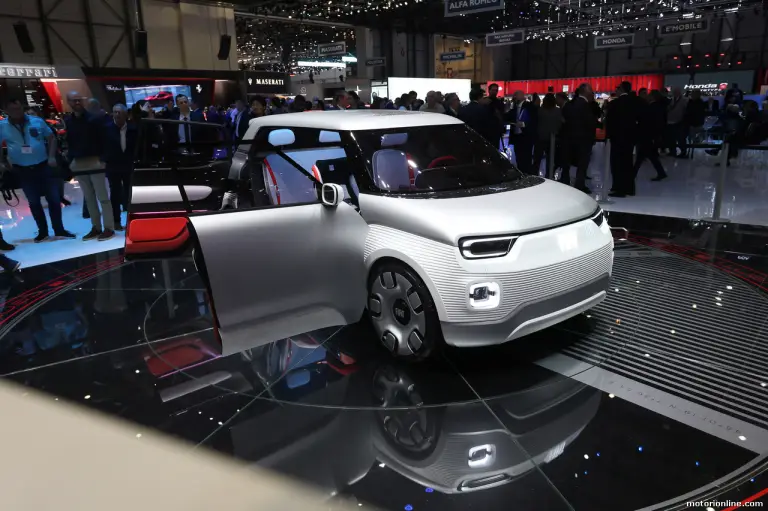 Fiat Centoventi Concept Foto Live - Salone di Parigi 2019 - 7