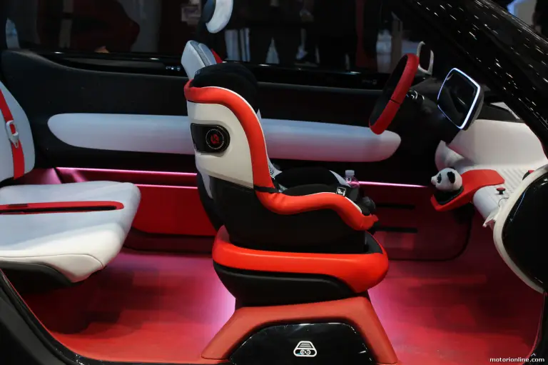 Fiat Centoventi Concept Foto Live - Salone di Parigi 2019 - 15