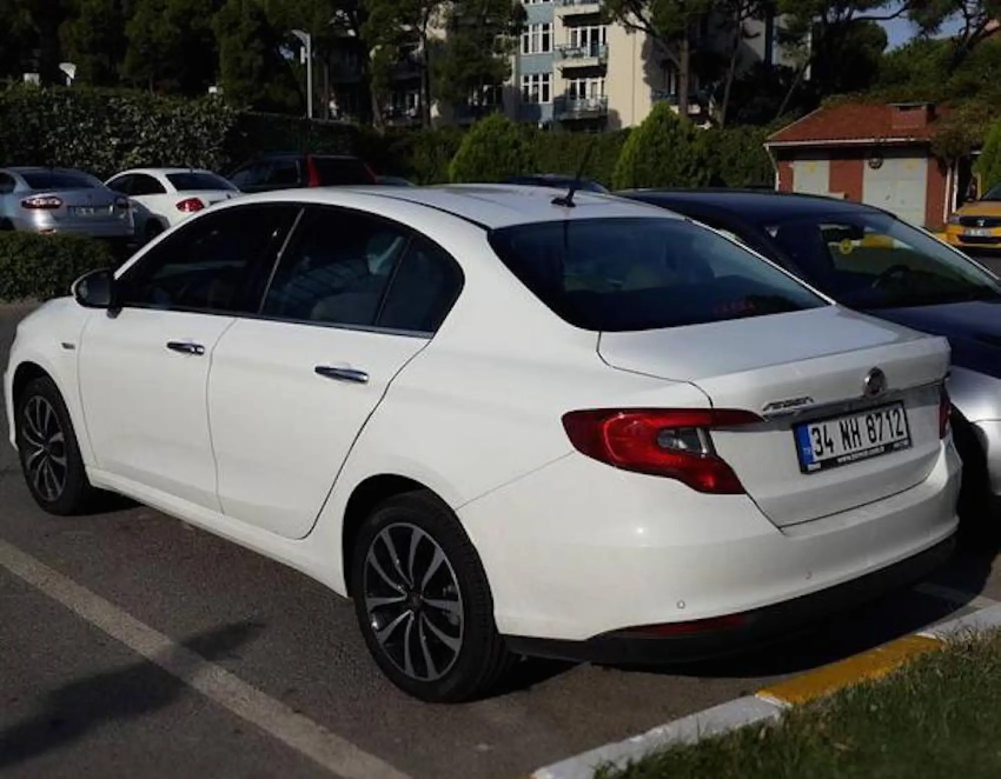Fiat Egea - Foto spia (ottobre 2015) - 2